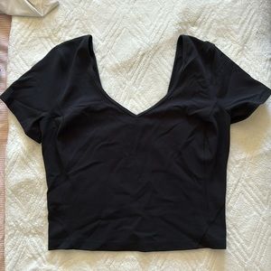 Lululemon women’s V-Neck Shirt